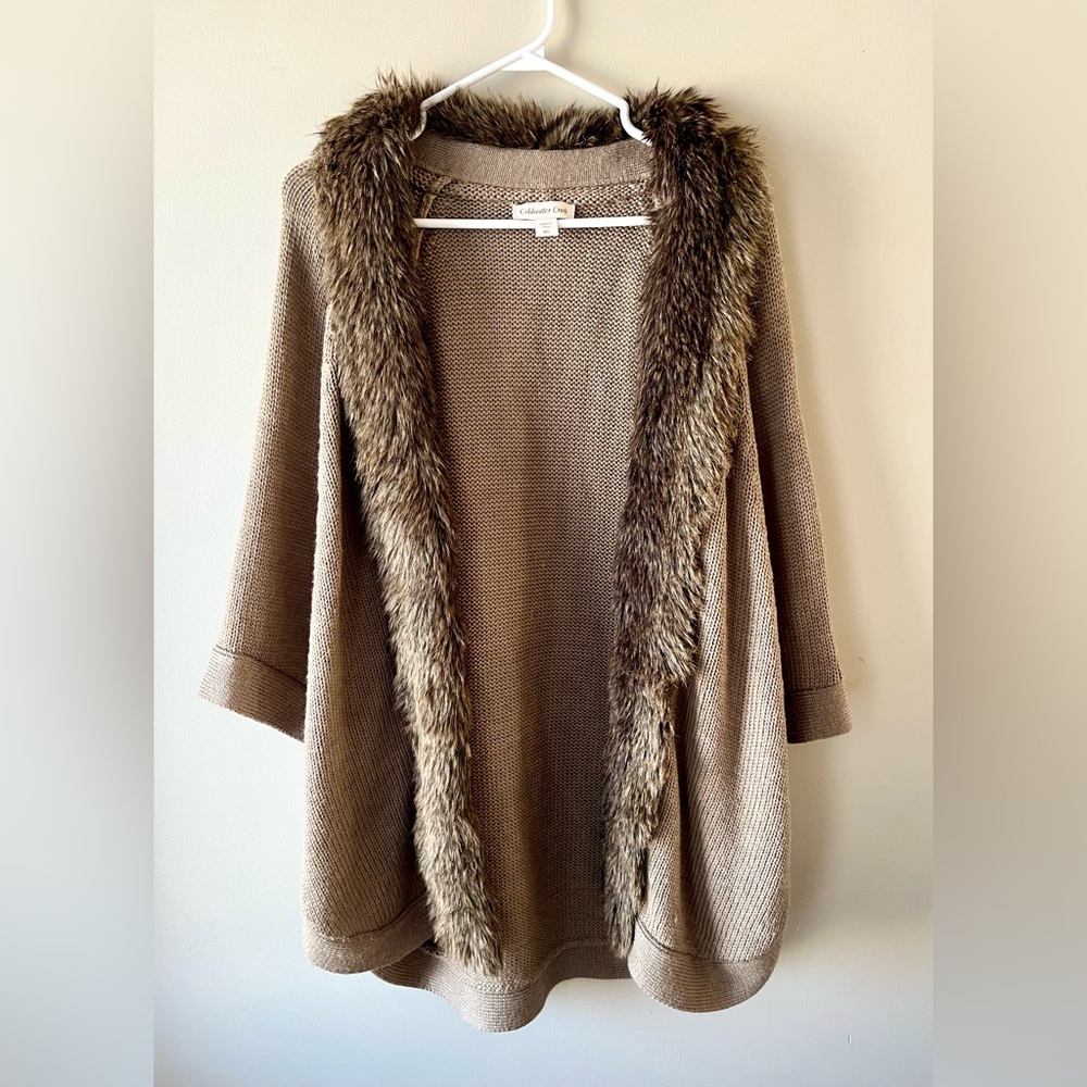 Coldwater Creek Beige Poncho/Sweater with Faux Fur Trim -M/L- Merino Wool Blend - Picture 9 of 10
